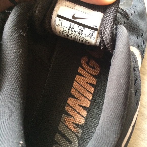 ✖️SOLD✖️Nike’s - Picture 7 of 8